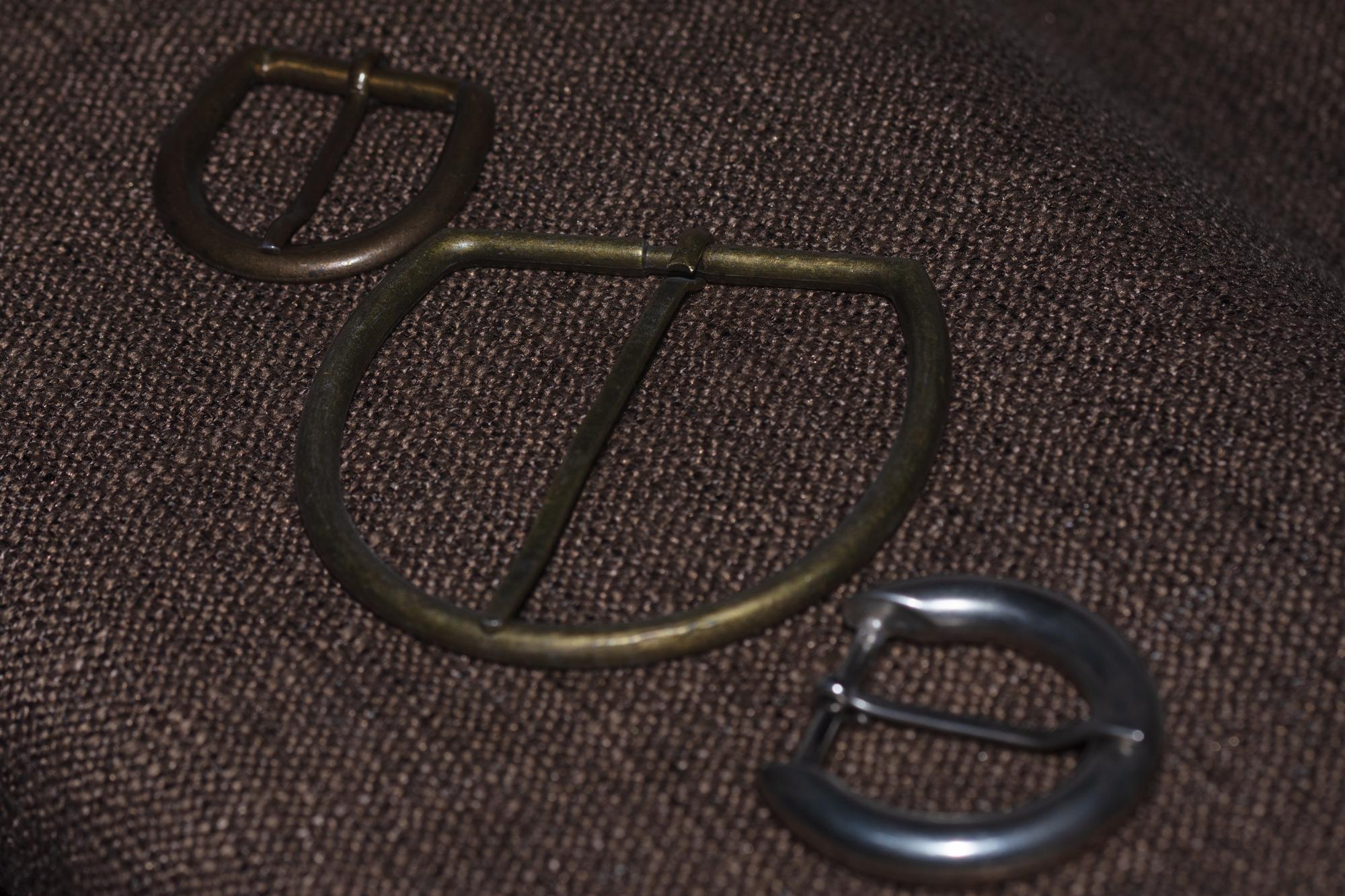 Tailored cuff with fine metallic thread monogram